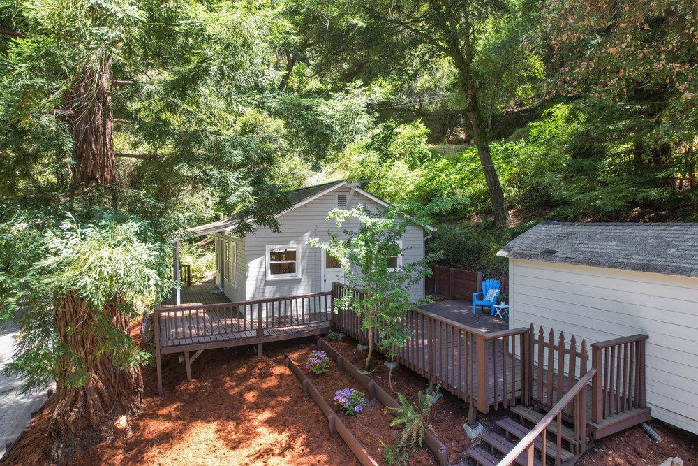 208 Cloister LN