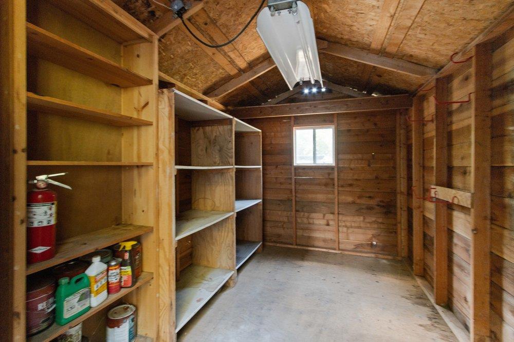 208 Cloister LN