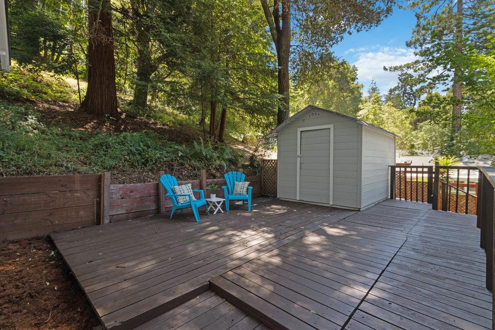 208 Cloister LN