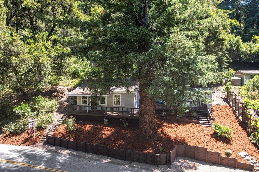 208 Cloister LN