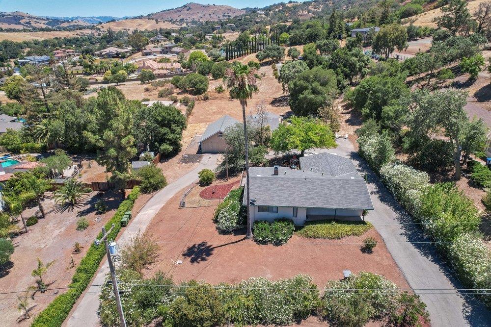 19513 Mockingbird Hill LN