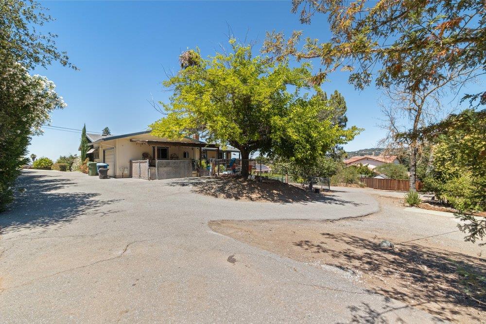 19513 Mockingbird Hill LN