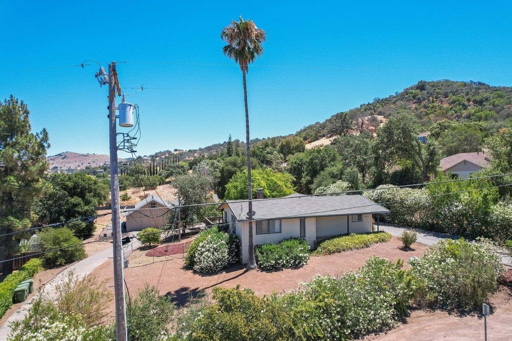 19513 Mockingbird Hill LN