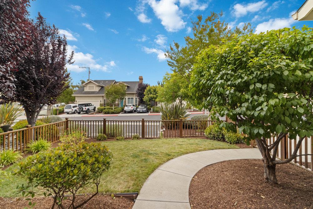 102 Santina CT