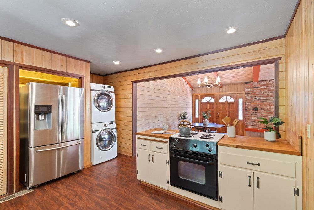 191 River LN