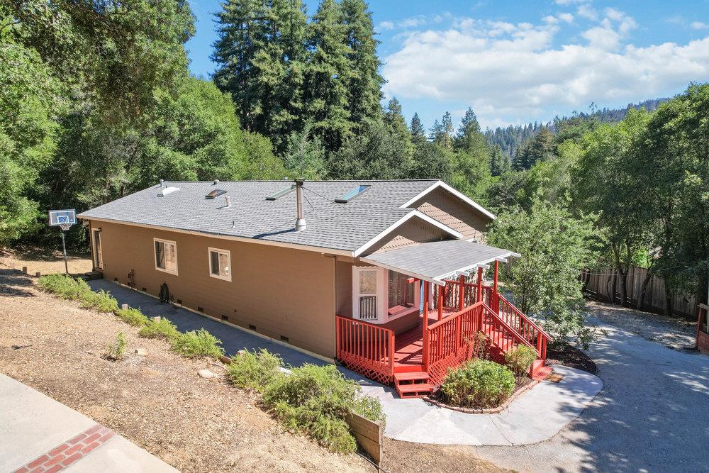 354 Douglas AVE