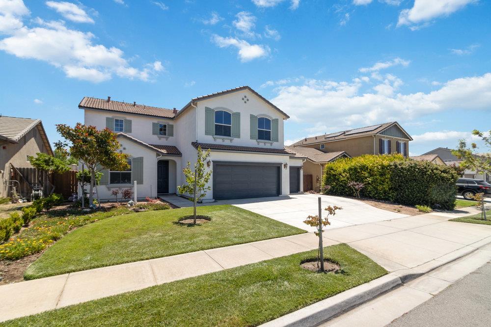 662 Luna WAY