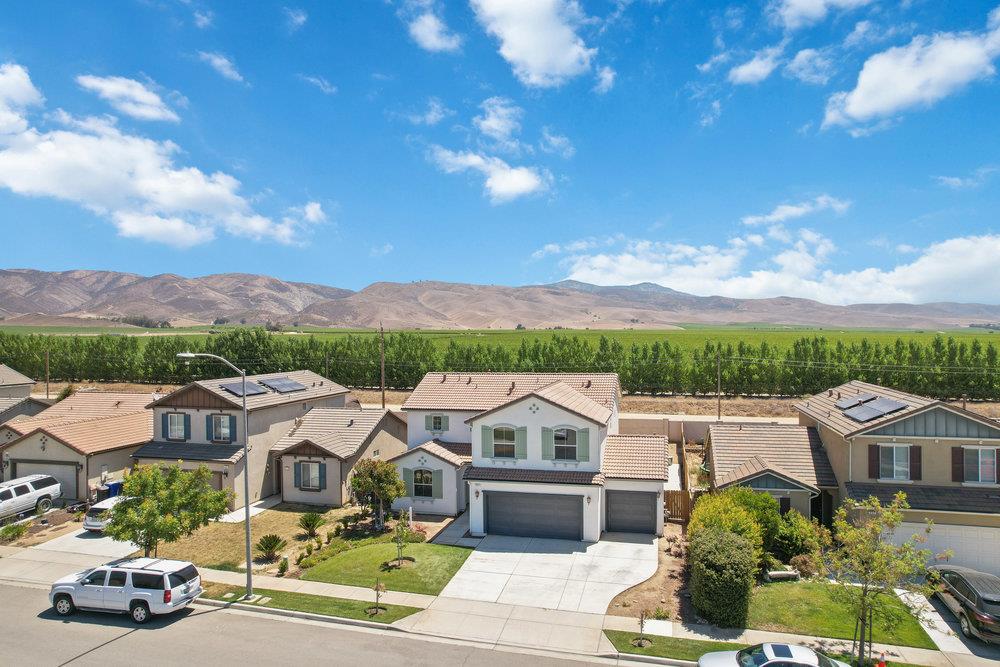 662 Luna WAY