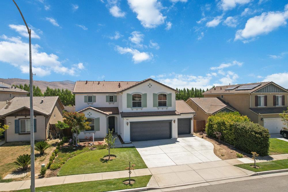 662 Luna WAY