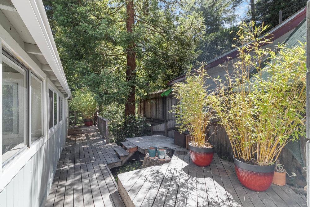 1004 Laurel AVE