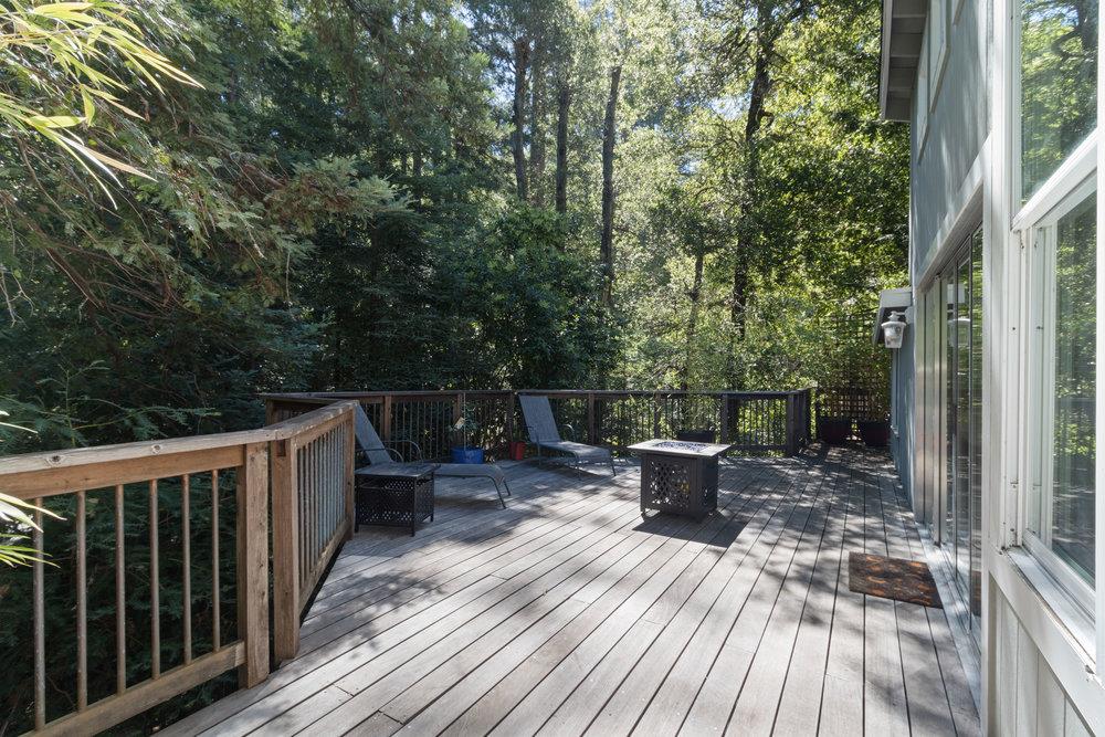 1004 Laurel AVE
