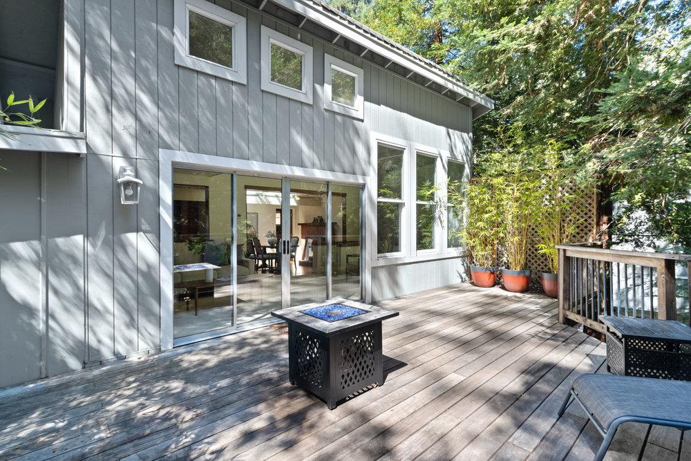 1004 Laurel AVE