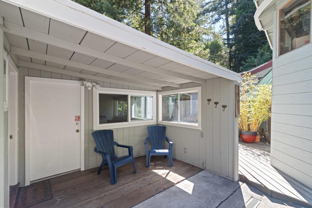 1004 Laurel AVE