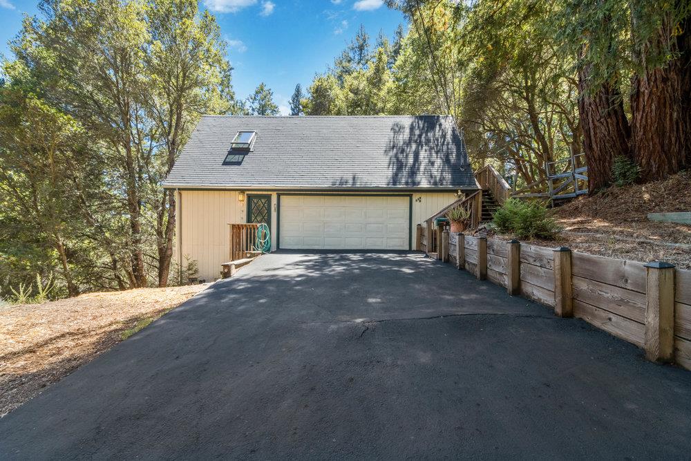 558 Richardson RD