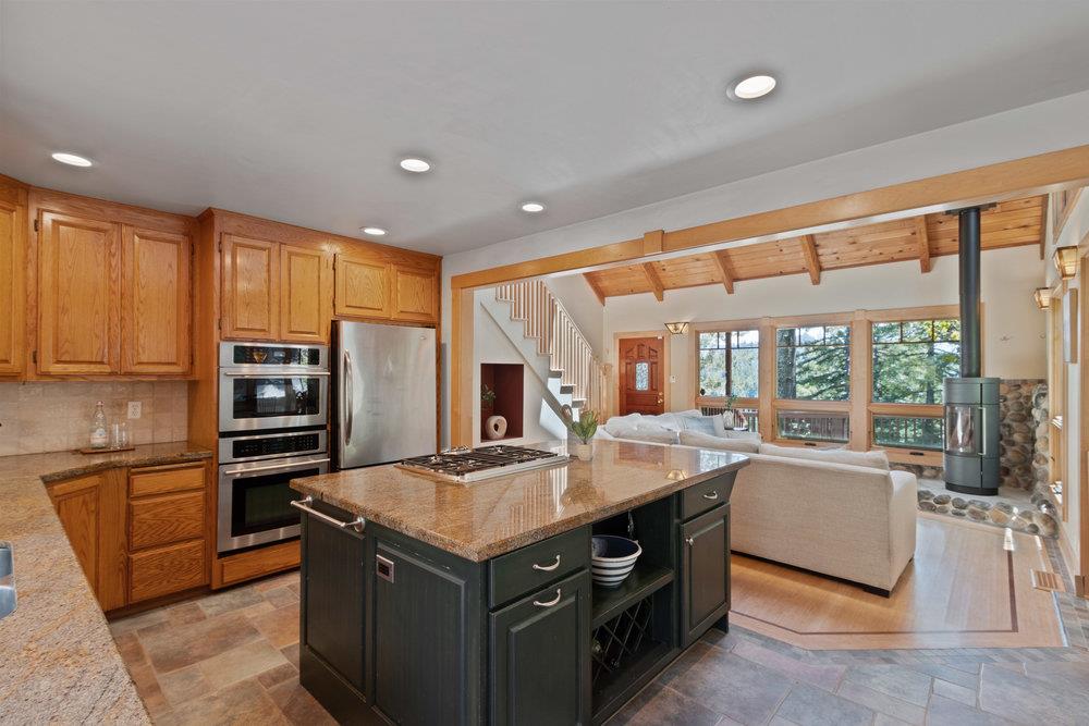 558 Richardson RD
