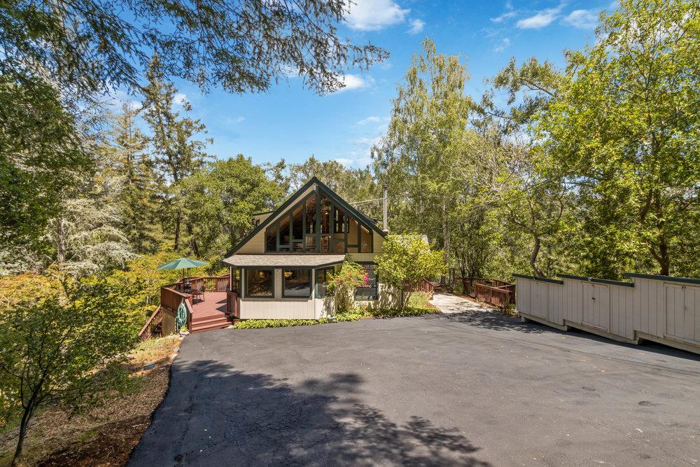 558 Richardson RD