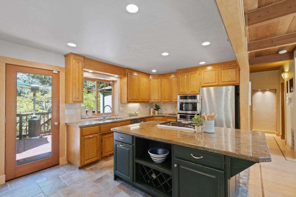 558 Richardson RD