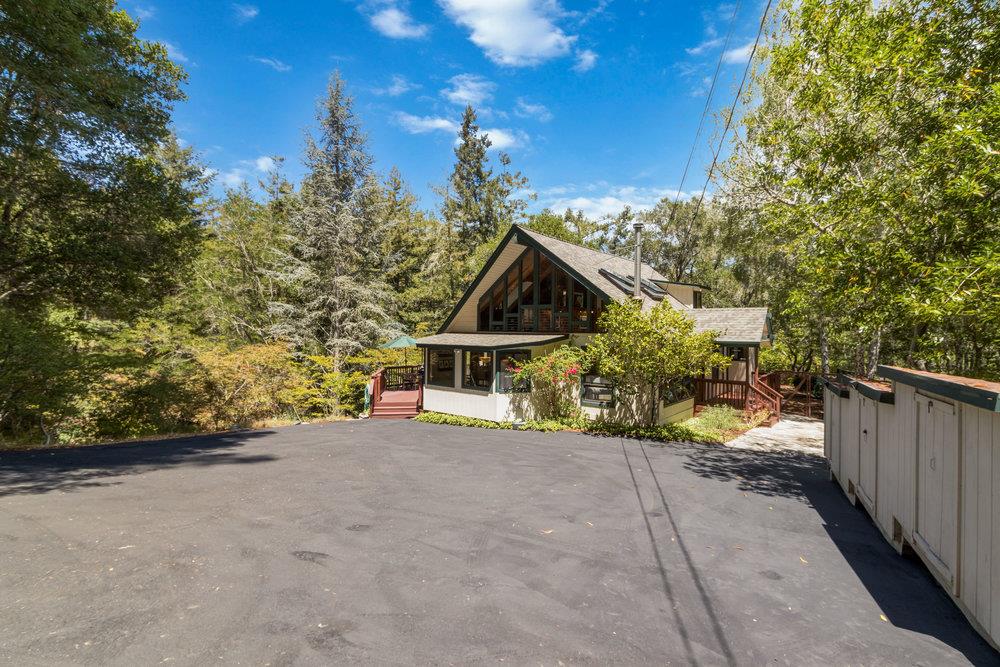 558 Richardson RD