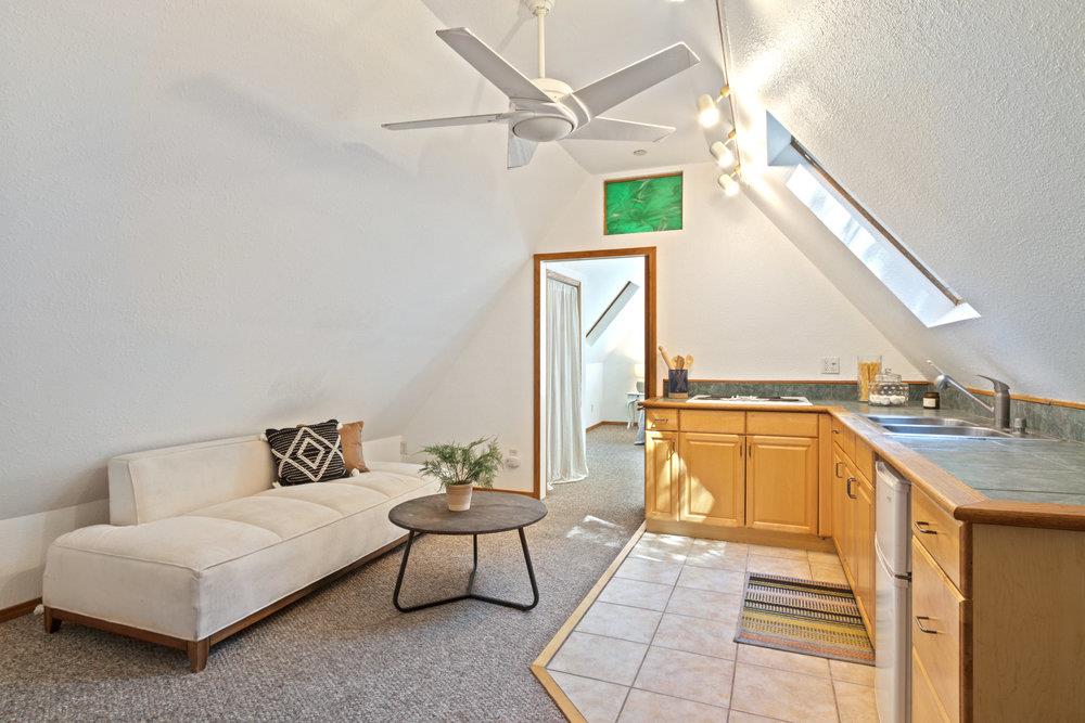 558 Richardson RD