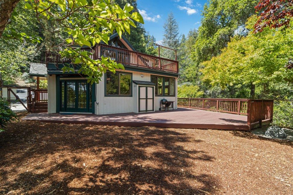 558 Richardson RD