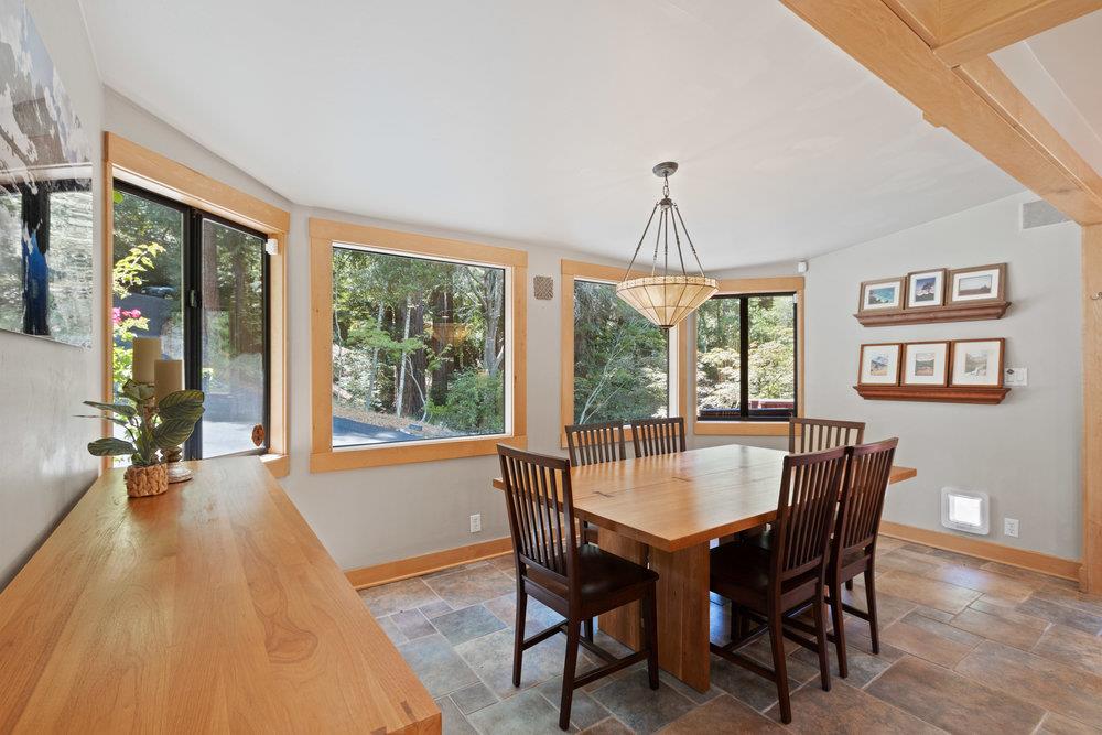 558 Richardson RD