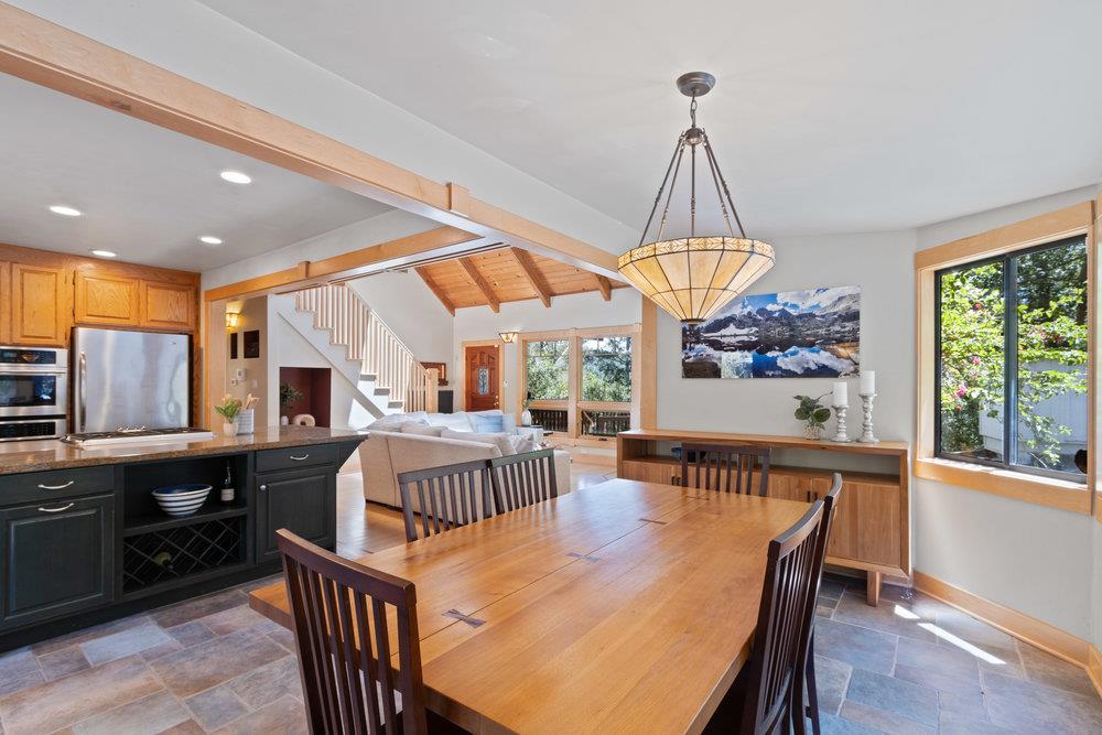 558 Richardson RD