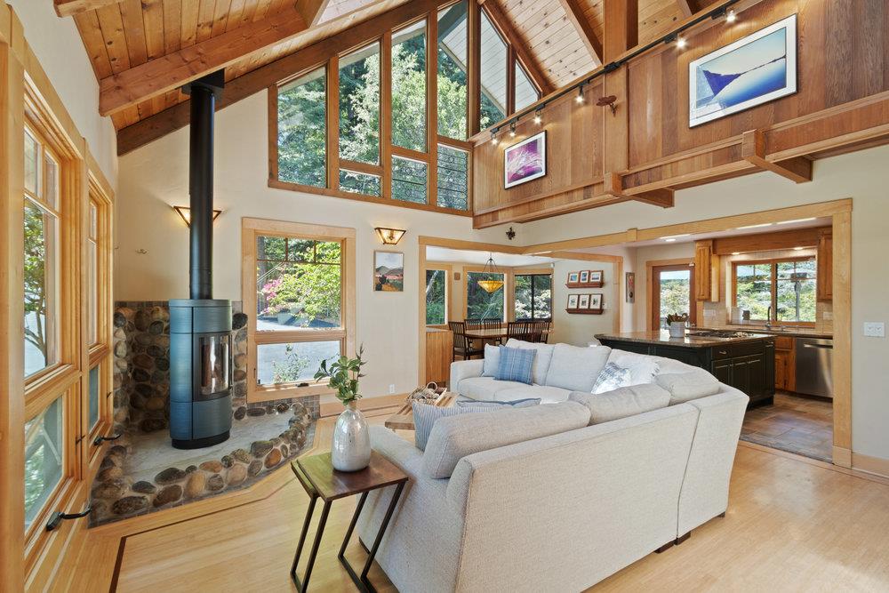 558 Richardson RD