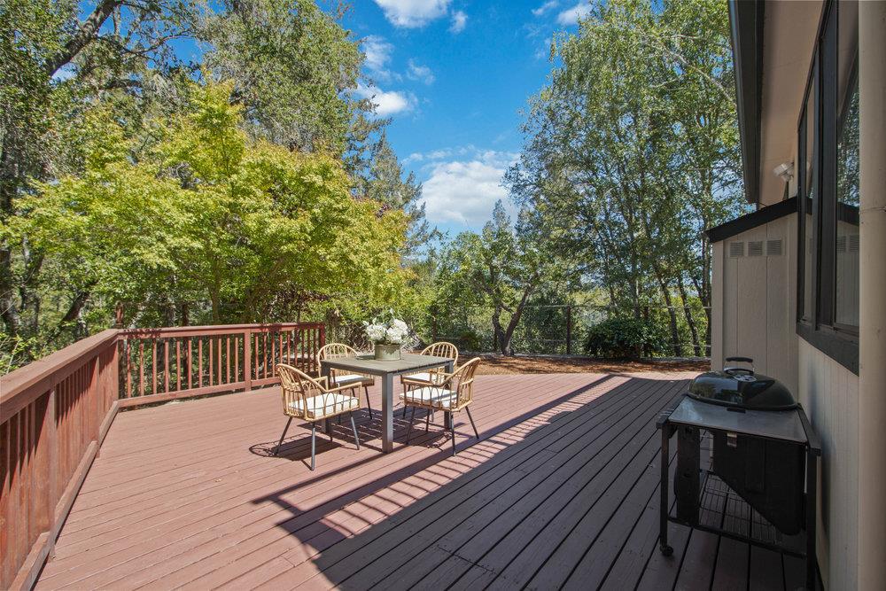 558 Richardson RD