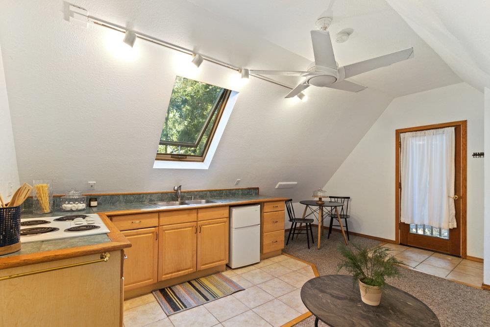 558 Richardson RD