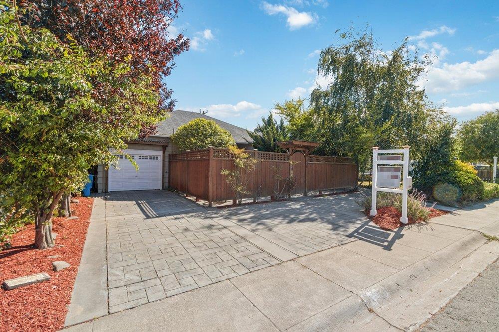1245 Williams AVE