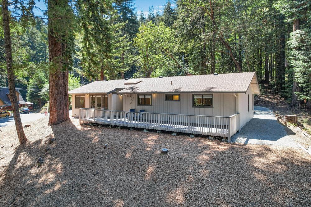 1830 Lakeside DR