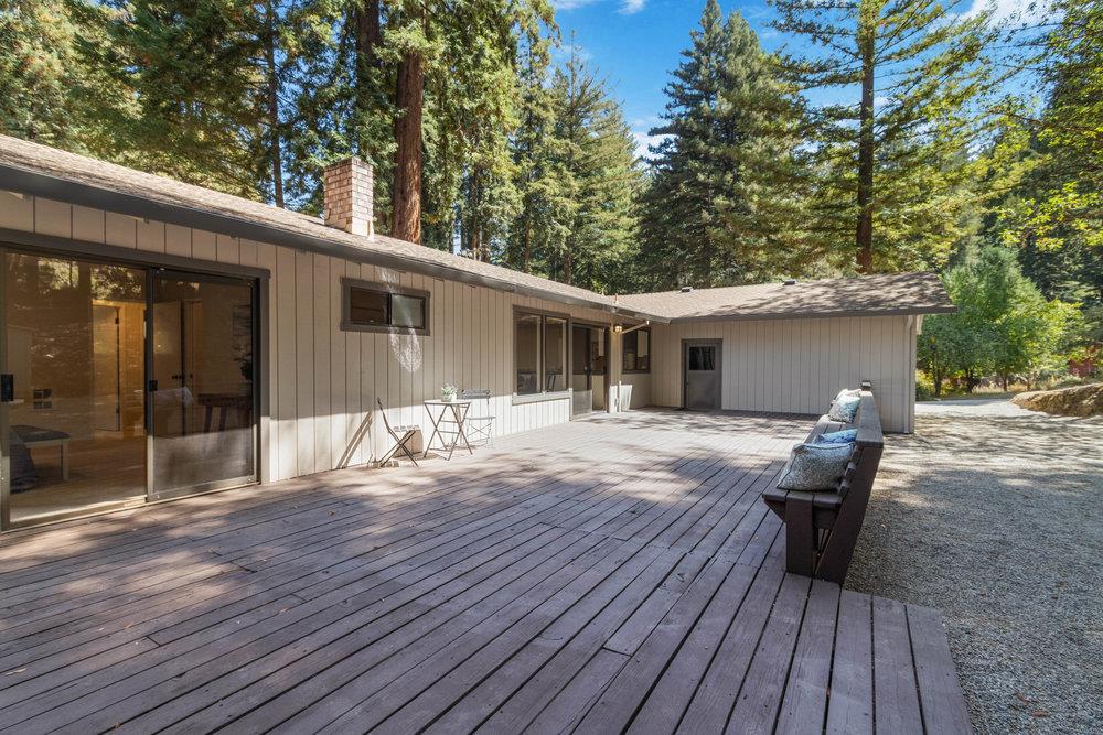 1830 Lakeside DR