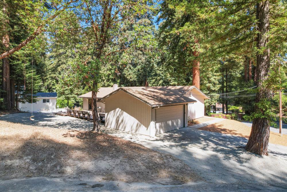 1830 Lakeside DR