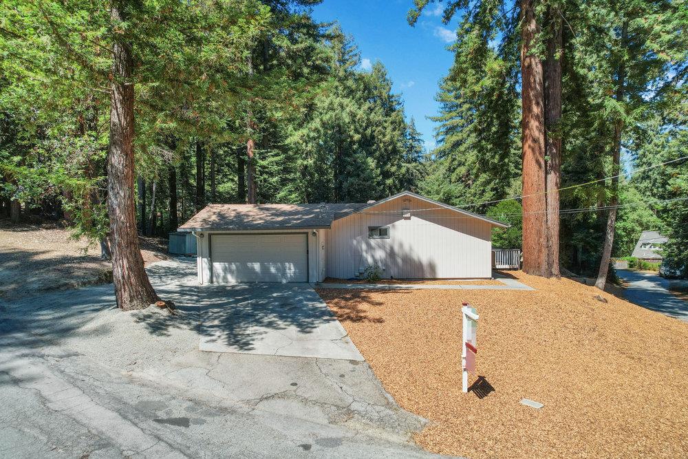 1830 Lakeside DR