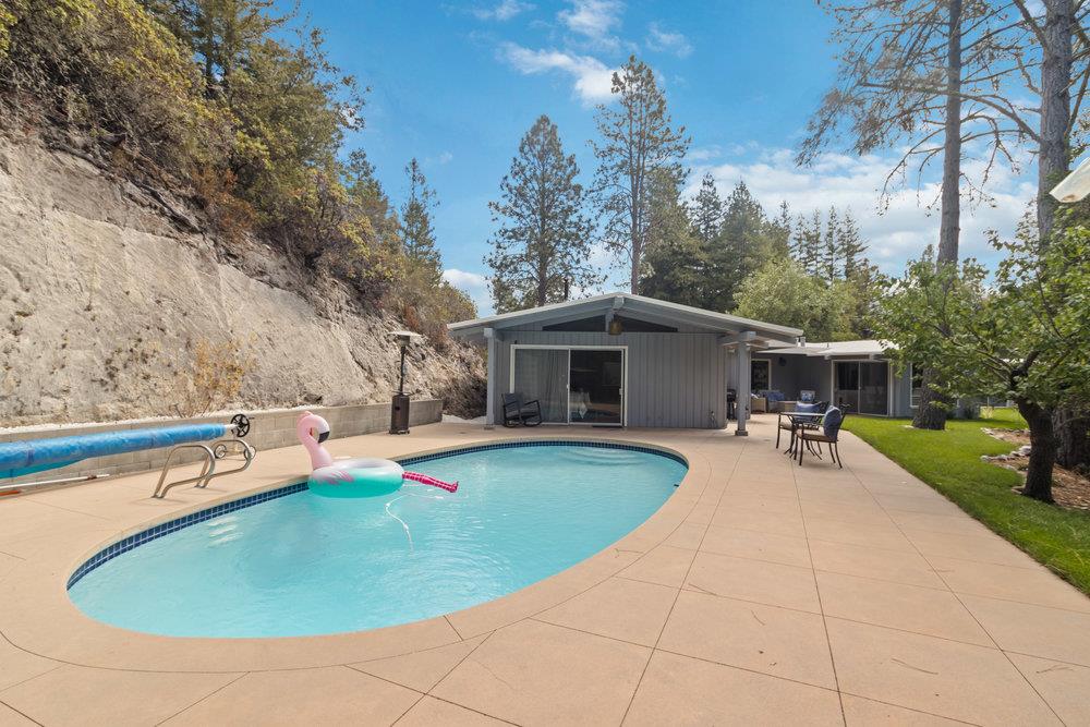 1960 Pinecrest DR