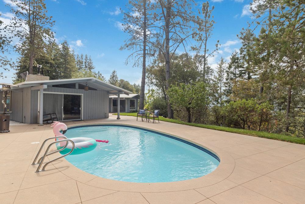 1960 Pinecrest DR