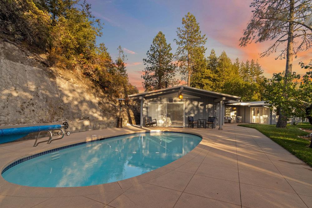 1960 Pinecrest DR