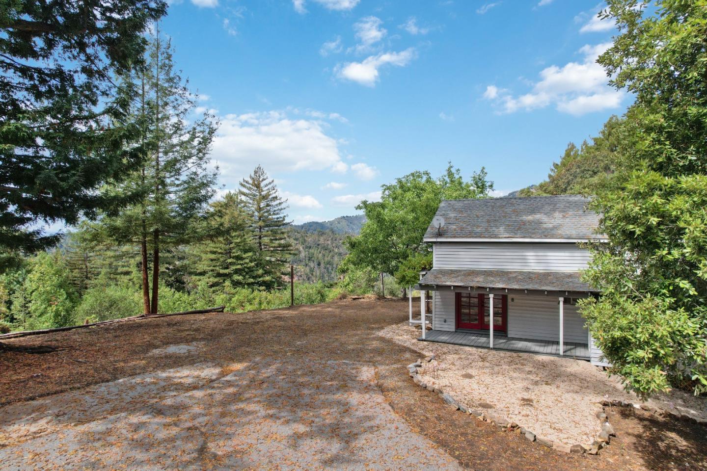 21925 Bear Creek WAY