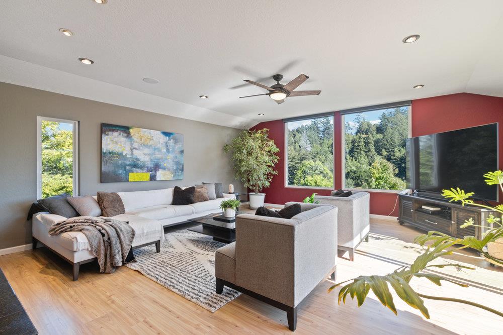 225 Esmeralda DR