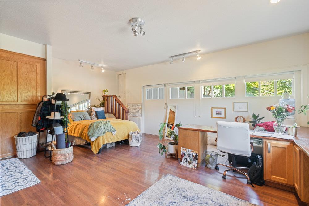225 Esmeralda DR
