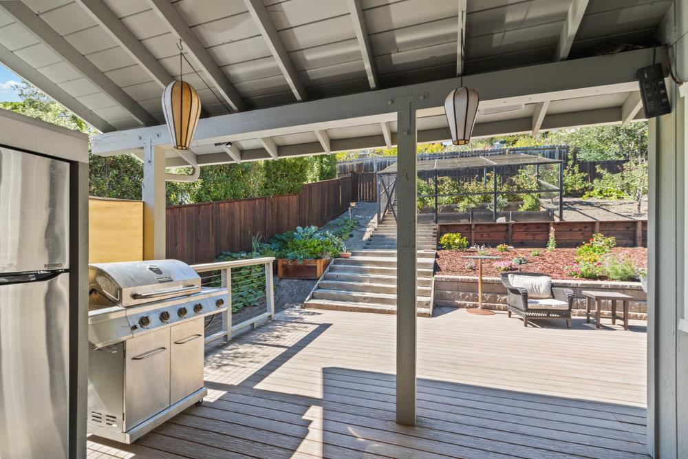225 Esmeralda DR