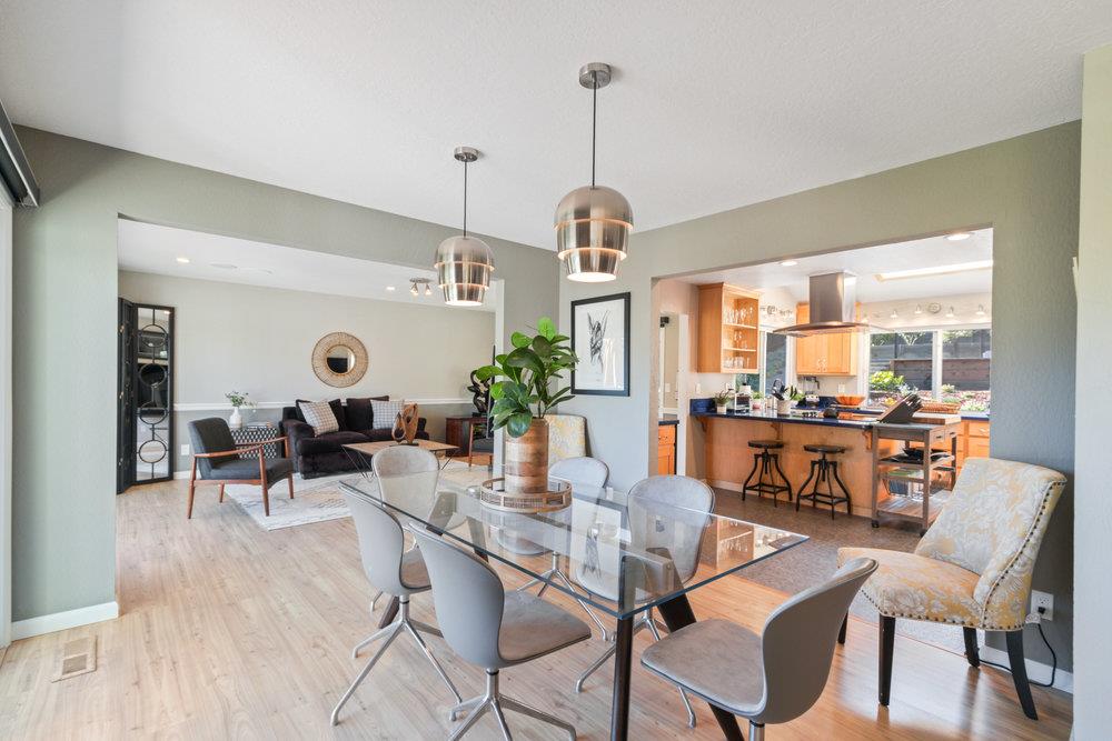 225 Esmeralda DR