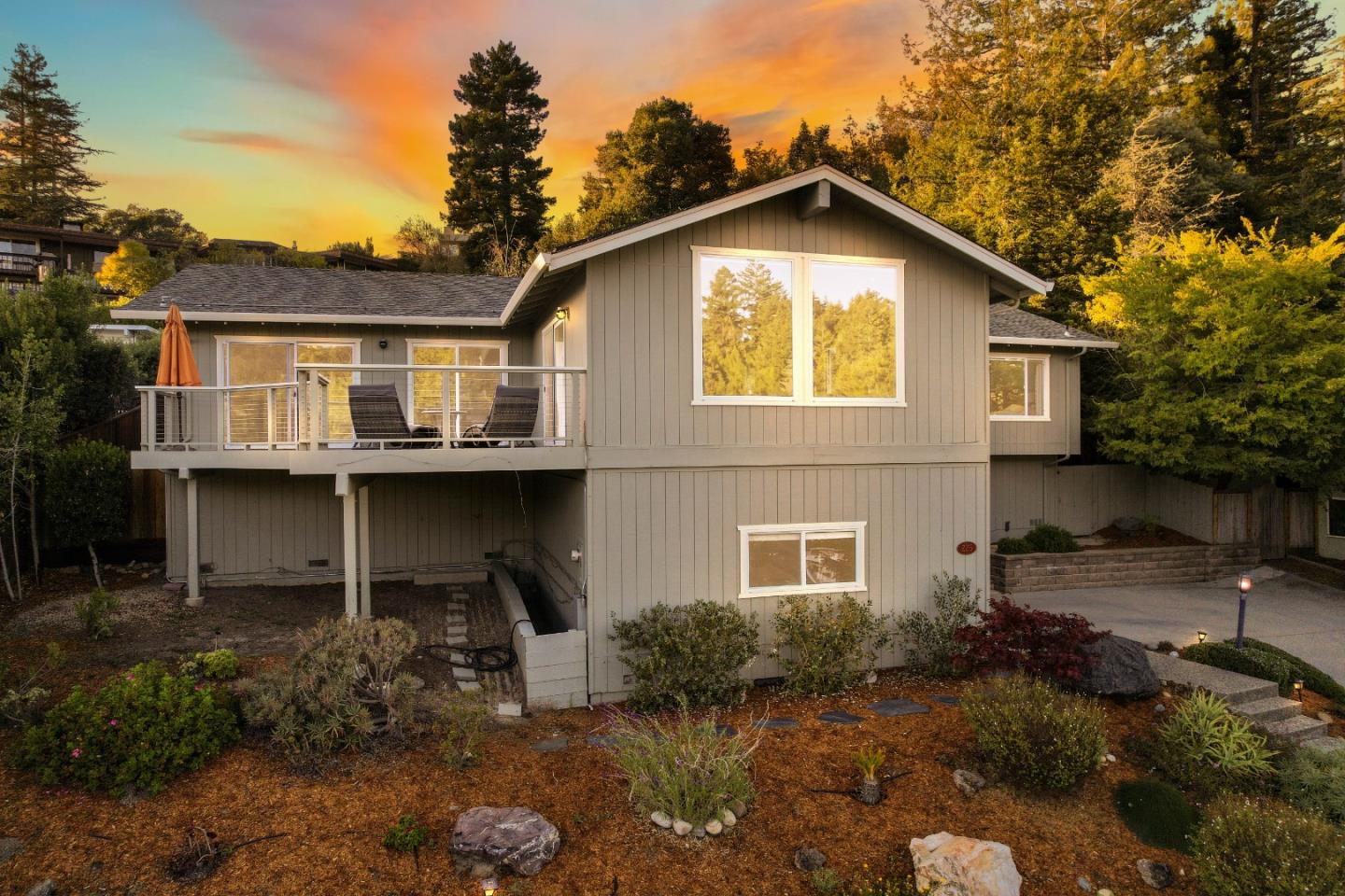 225 Esmeralda DR