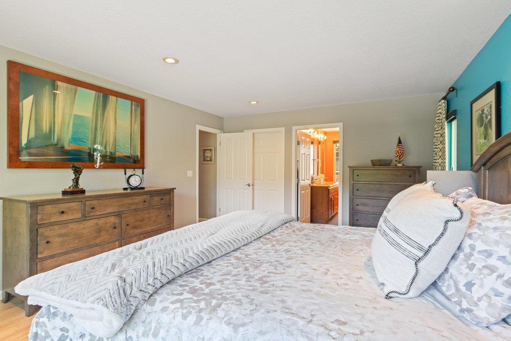 225 Esmeralda DR