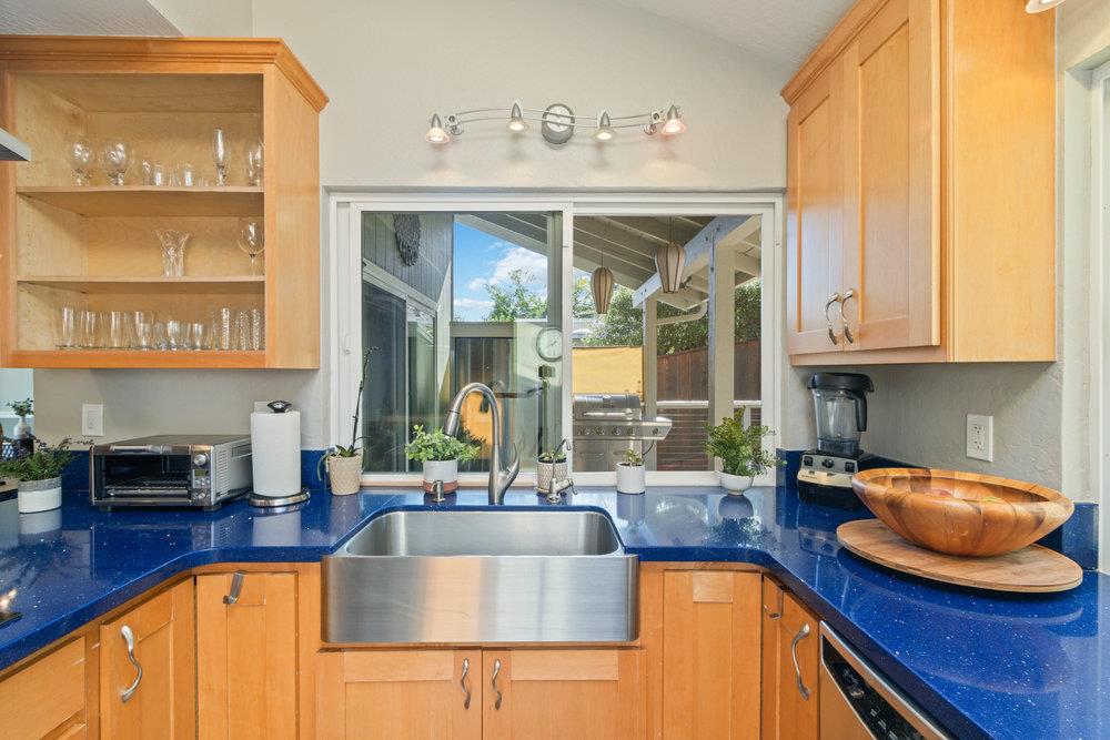 225 Esmeralda DR