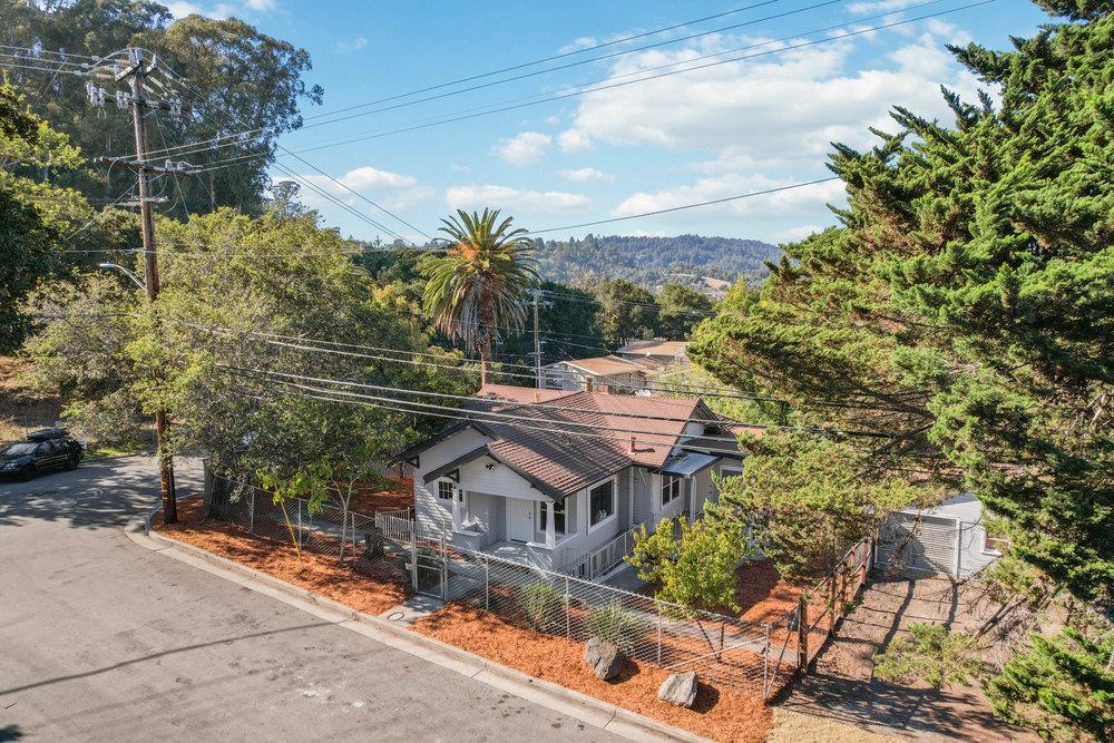 236 Mora ST