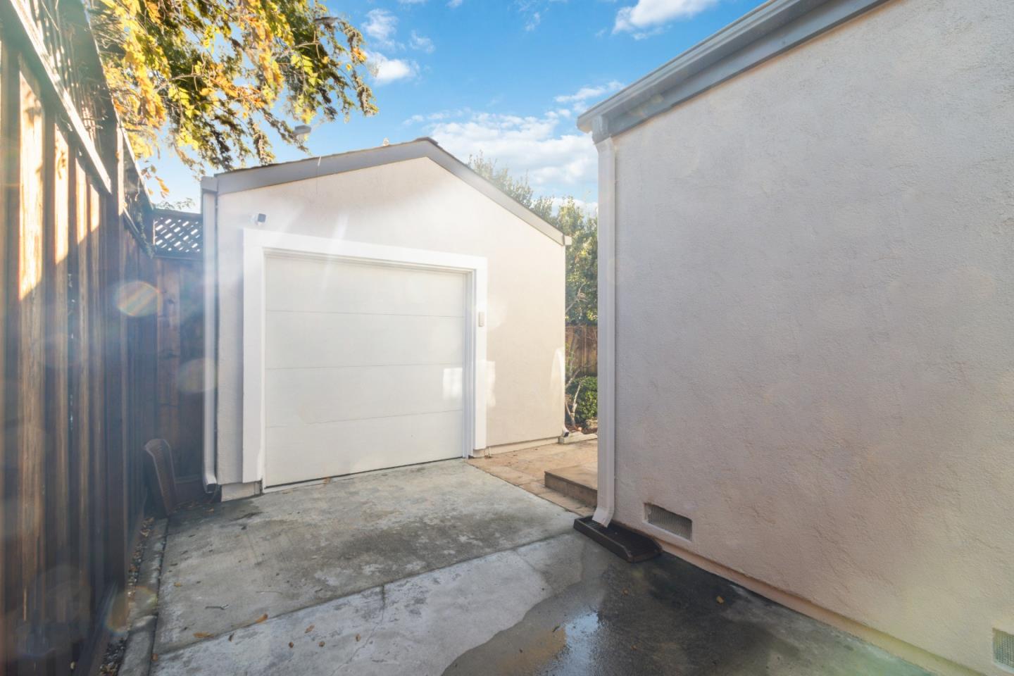 1488 Sierra AVE