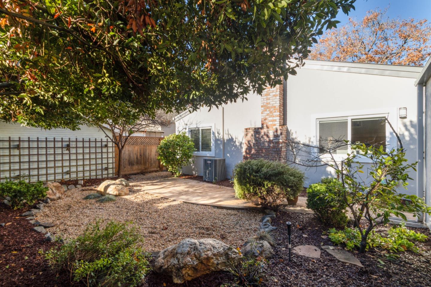 1488 Sierra AVE