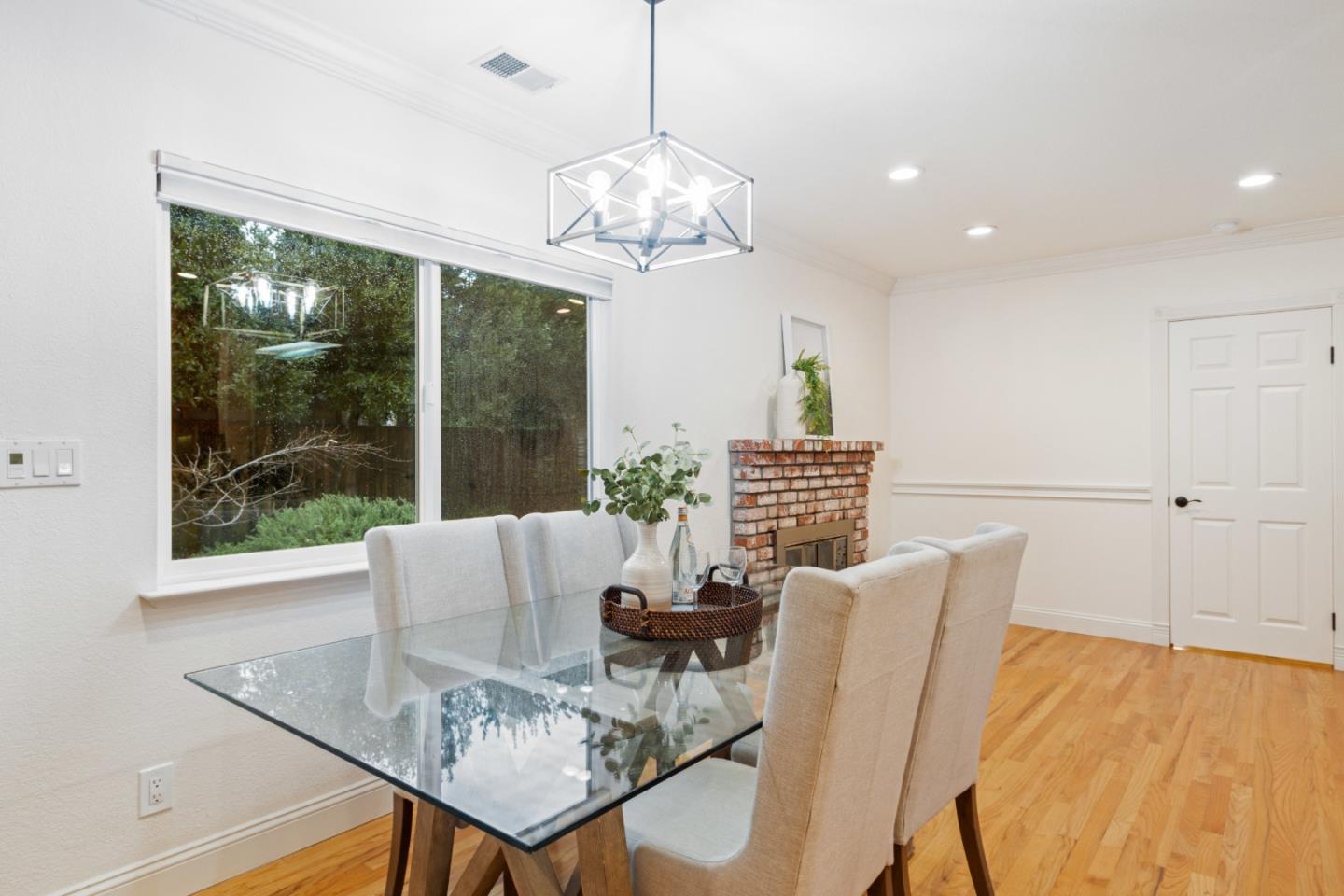 1488 Sierra AVE