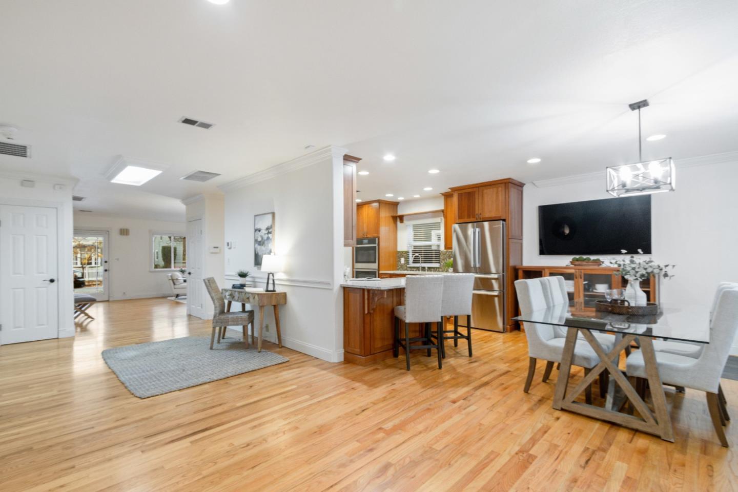 1488 Sierra AVE
